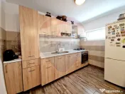 CHIRIE - Casă 4 camere , curte , zona LPS 