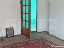 Casa cu 3 camere, bucatarie si baie, 105 mp și un teren de