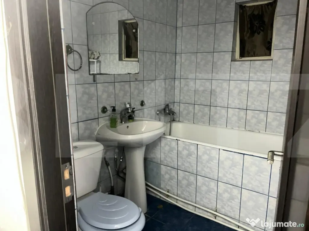Apartament decomandat de 3 camere, 65 mp, etaj 3, zona Imp