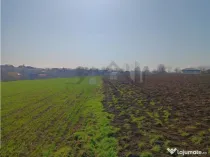 OCAZIE! Vorovesti Teren 83000mp intrav. si extrav. cu utilit