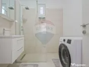 Casă falnică, curte individuală, langă Piața Unirii,... 