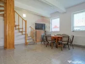 Casă falnică, curte individuală, langă Piața Unirii,... 