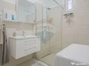 Casă falnică, curte individuală, langă Piața Unirii,... 