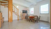 Vilă individuală, curte și garsonieră separată, Schei 