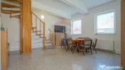 Vilă individuală, curte și garsonieră separată, Schei 