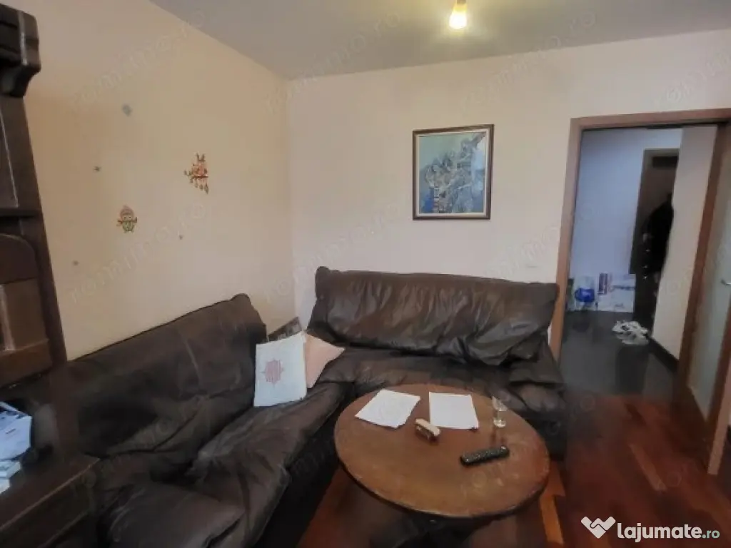 3 camere in zona Complexului Studentesc