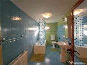 5 camere - 3 bai - 200 mp utili - teren 920 mp - Domnesti - 