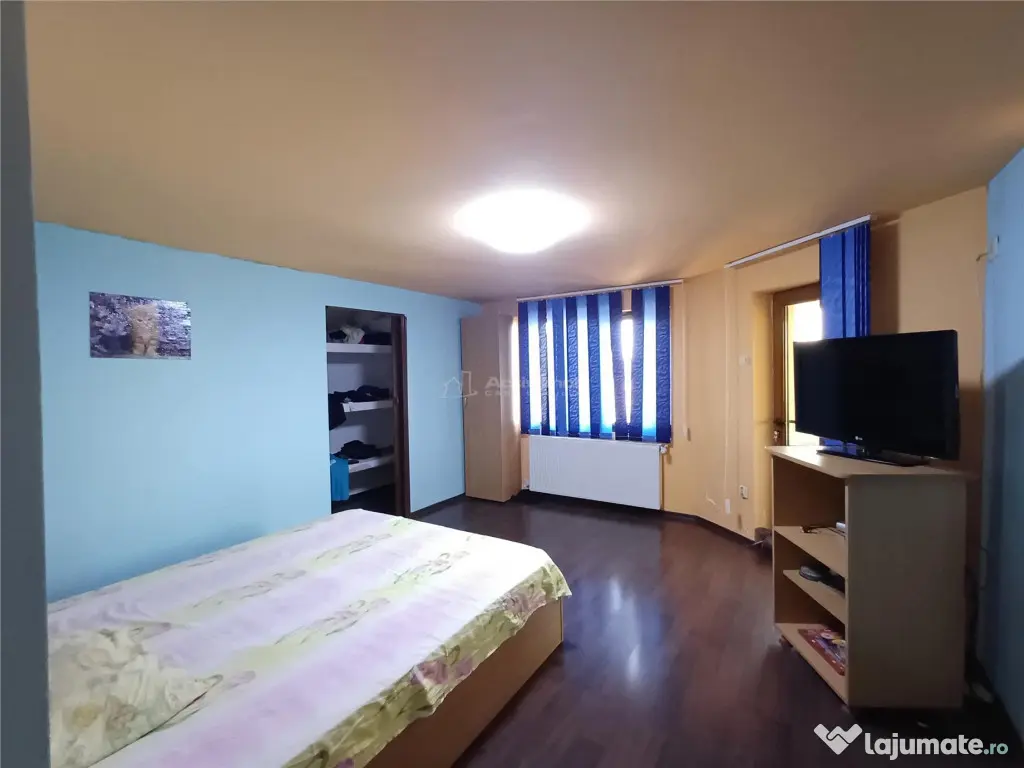 5 camere - 3 bai - 200 mp utili - teren 920 mp - Domnesti -