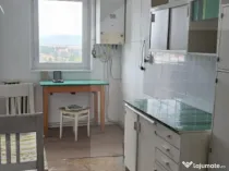 Apartament cu 3 camera, zona Spitalului