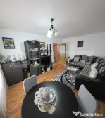 Apartament spațios, de vanzare, cu 4 camere, zona Han