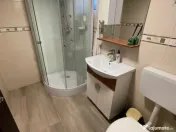 Casă spațioasă, complet mobilată, cu teren generos – F 