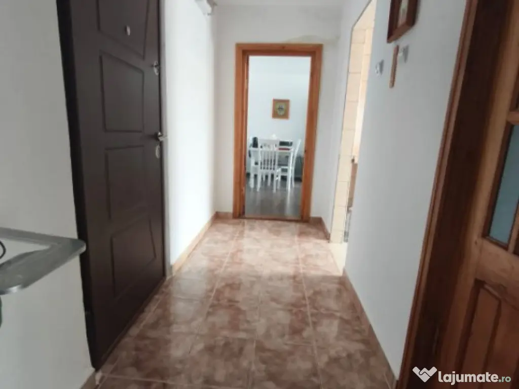 Apartament 2 camere, 49 mp, decomandat, Siret