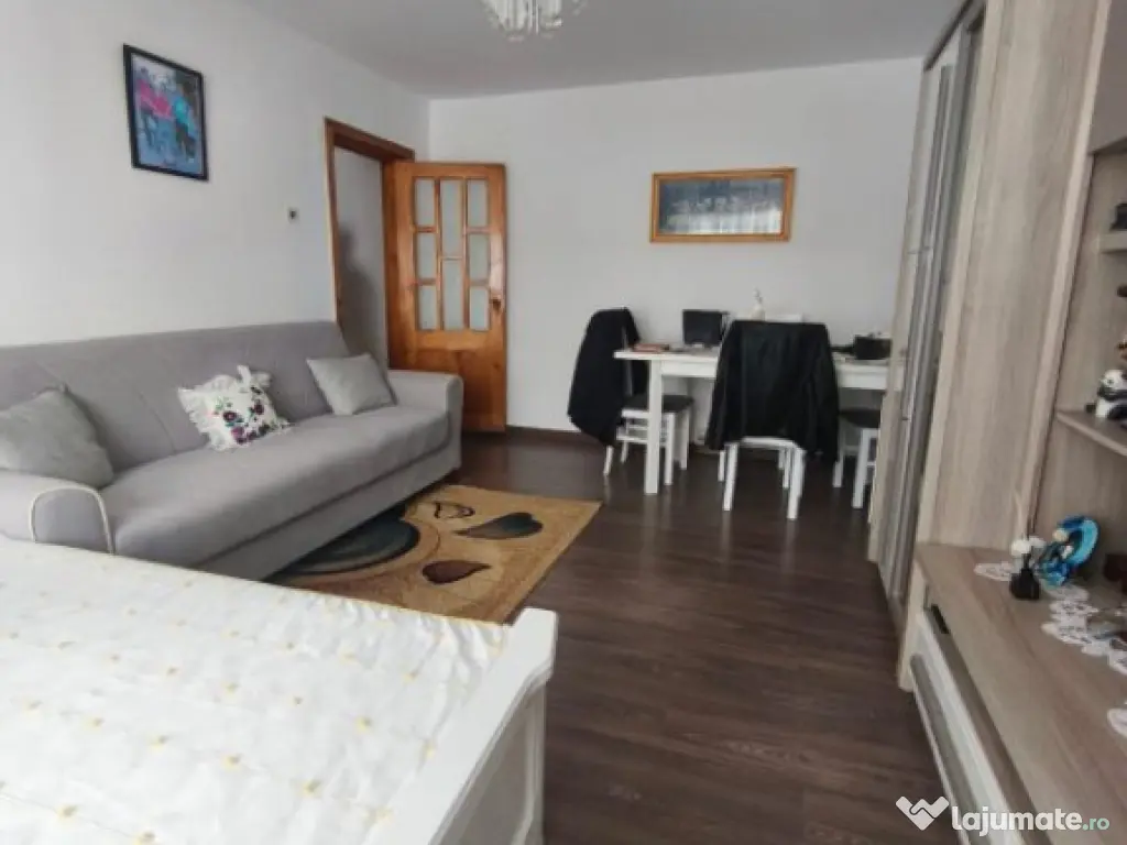 Apartament 2 camere, 49 mp, decomandat, Siret