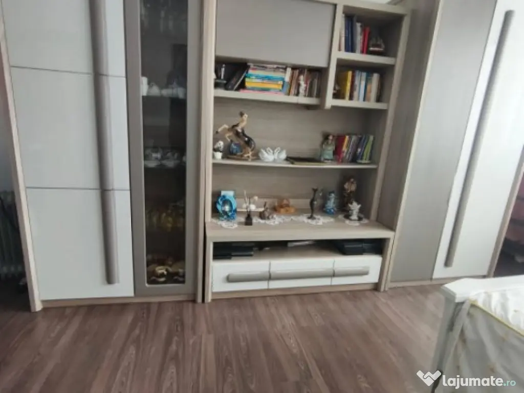 Apartament 2 camere, 49 mp, decomandat, Siret