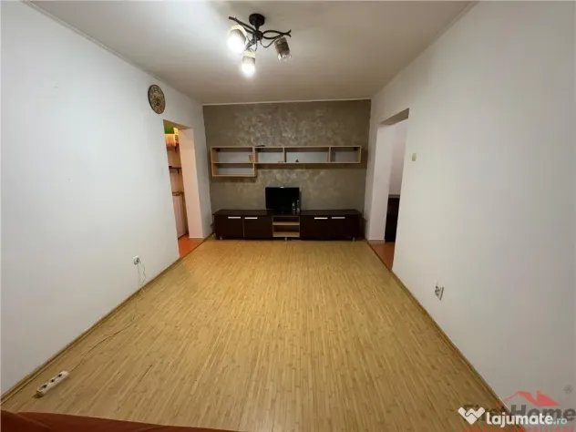 Apartament 2 camere, parter, zona Garii / Barsei, mobilat si
