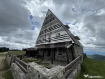 Proprietate turistică în Vârful Roman – Horezu, vedere