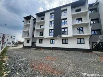 Apartament cu 2 camere decomandate si balcon etaj 1 zona Sem