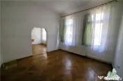 Apartament cu 4 camere de , Ultracentral, Kogalniceanu, cu 