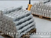 Stâlpișori, baluștri, popici, mosoare, din beton, model B5. 