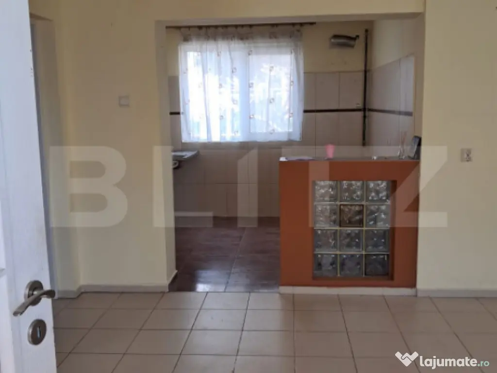 Casa cu 3 camere, 88 mp, teren 240 mp, zona Liceului Economi