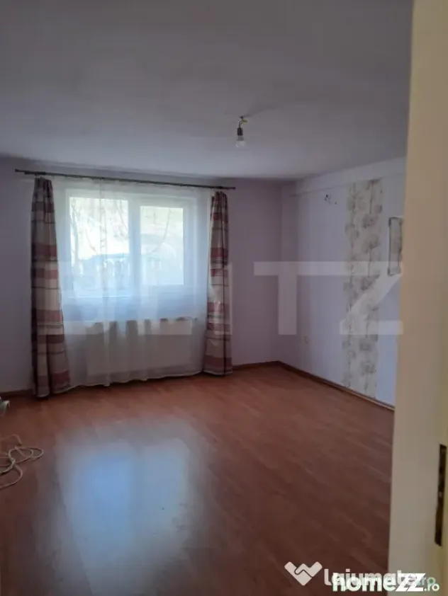 Casa cu 3 camere, 88 mp, teren 337 mp, zona Liceului Economi - Suceava (Suceava)