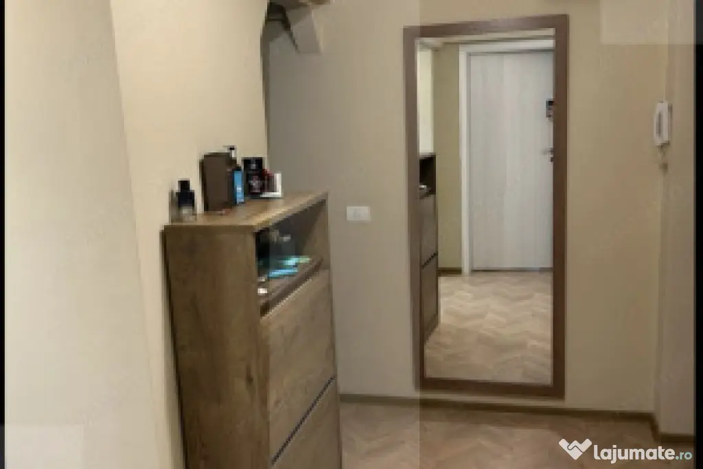 Apartament ultracentral, 2 camere, etaj 3