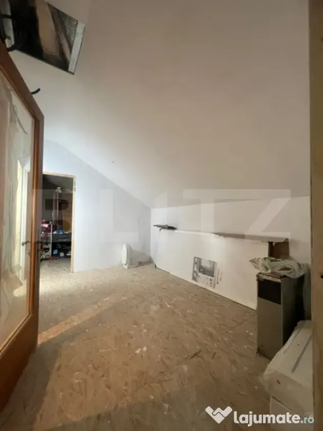 Casa cu 5 camere, 217 mp utili, 1396 mp teren, Cartierul Pri