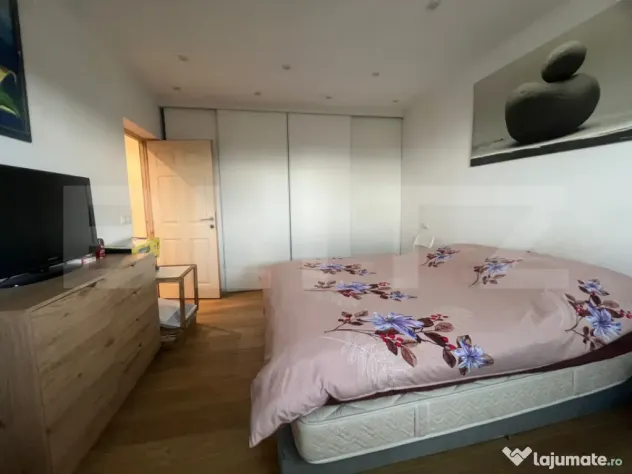 Casa cu 5 camere, 217 mp utili, 1396 mp teren, Cartierul Pri
