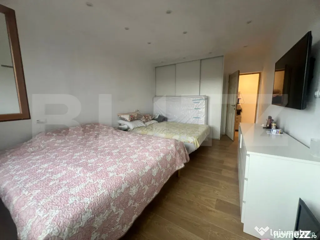 Casa cu 5 camere, 217 mp utili, 1396 mp teren, Cartierul Pri