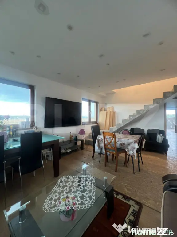 Casa cu 5 camere, 217 mp utili, 1396 mp teren, Cartierul Pri