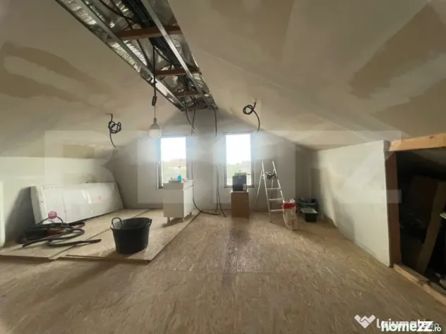 Casa cu 5 camere, 217 mp utili, 1396 mp teren, Cartierul Pri