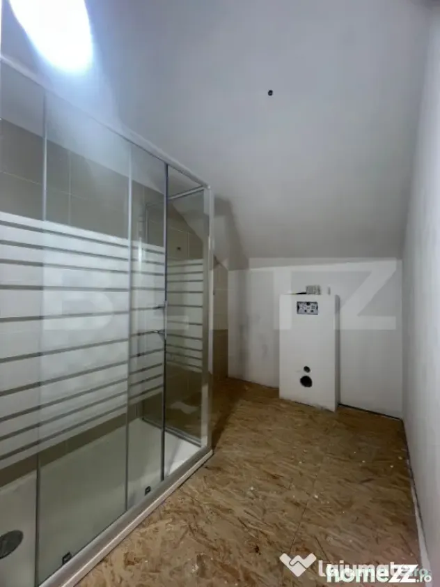 Casa cu 5 camere, 217 mp utili, 1396 mp teren, Cartierul Pri