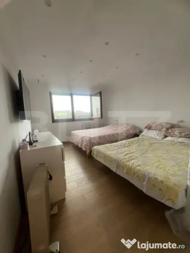 Casa cu 5 camere, 217 mp utili, 1396 mp teren, Cartierul Pri