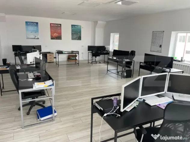 Spatiu birouri-comercial, 600 mp utili, zona Carolina Mall -