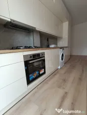 Apartament cu 3 camere,Eroilor,finisat, partial mobilat si utilat 