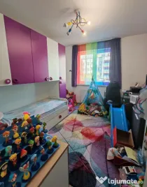 Apartament 2 camere, decomandat - zona Tractorul