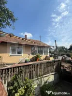 Casă 60 mp + Teren 2150 mp, zona Burdujeni