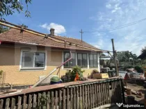 Casă 60 mp + Teren 2150 mp, zona Burdujeni