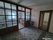 Apartament cu 3 camere str. Alexandru Vlahuta 