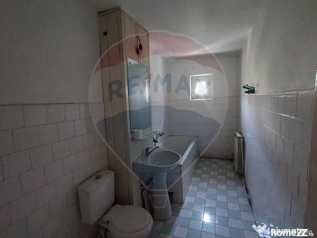 Apartament cu 3 camere str. Alexandru Vlahuta