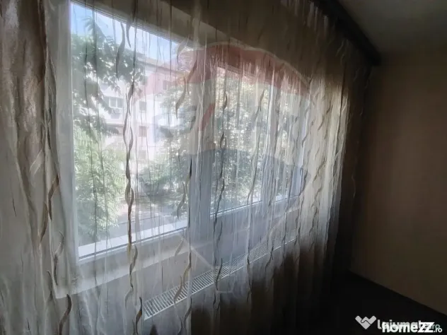 Apartament cu 3 camere str. Alexandru Vlahuta