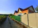 ! Vila spatioasa la rosu, langa padurea Odoreanu - doar 165.