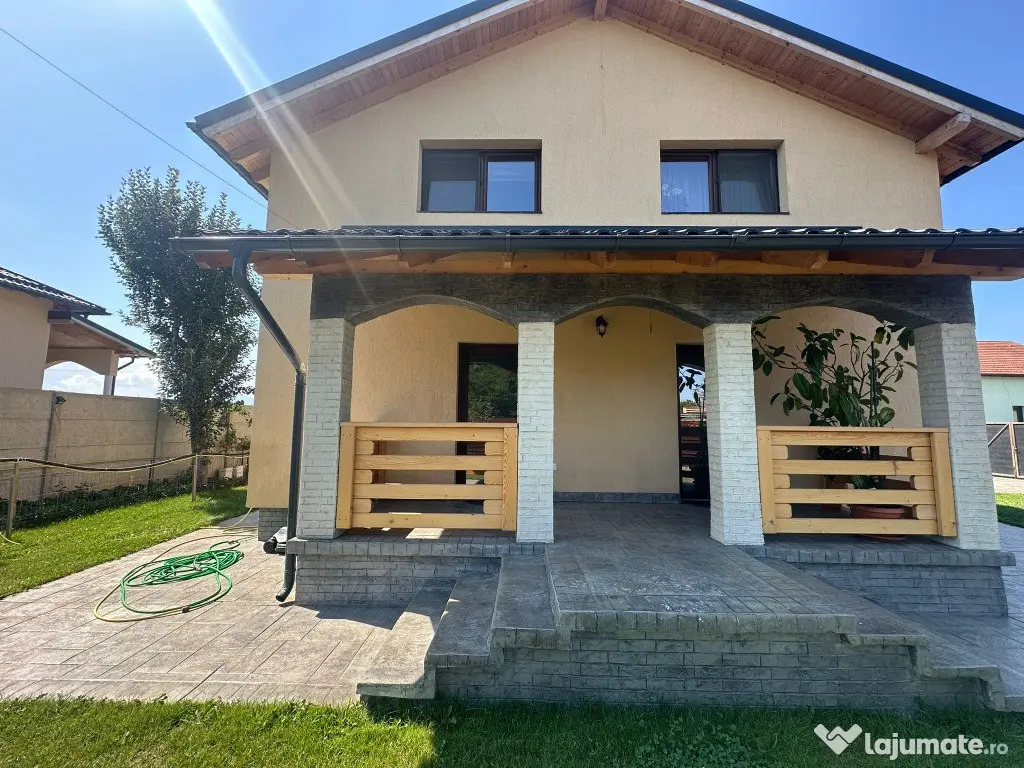 Case moderne în Hălchiu – liniște, intimitate și acces rapid catre BV!