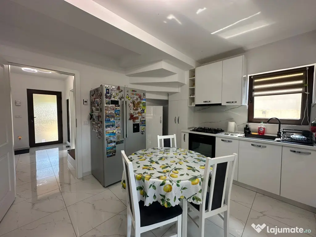 Case moderne în Hălchiu – liniște, intimitate și acces rapid catre BV!