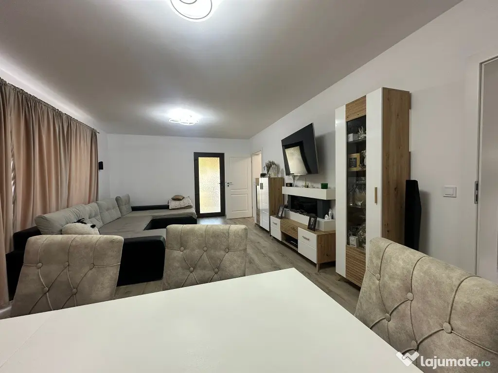 Case moderne în Hălchiu – liniște, intimitate și acces rapid catre BV!