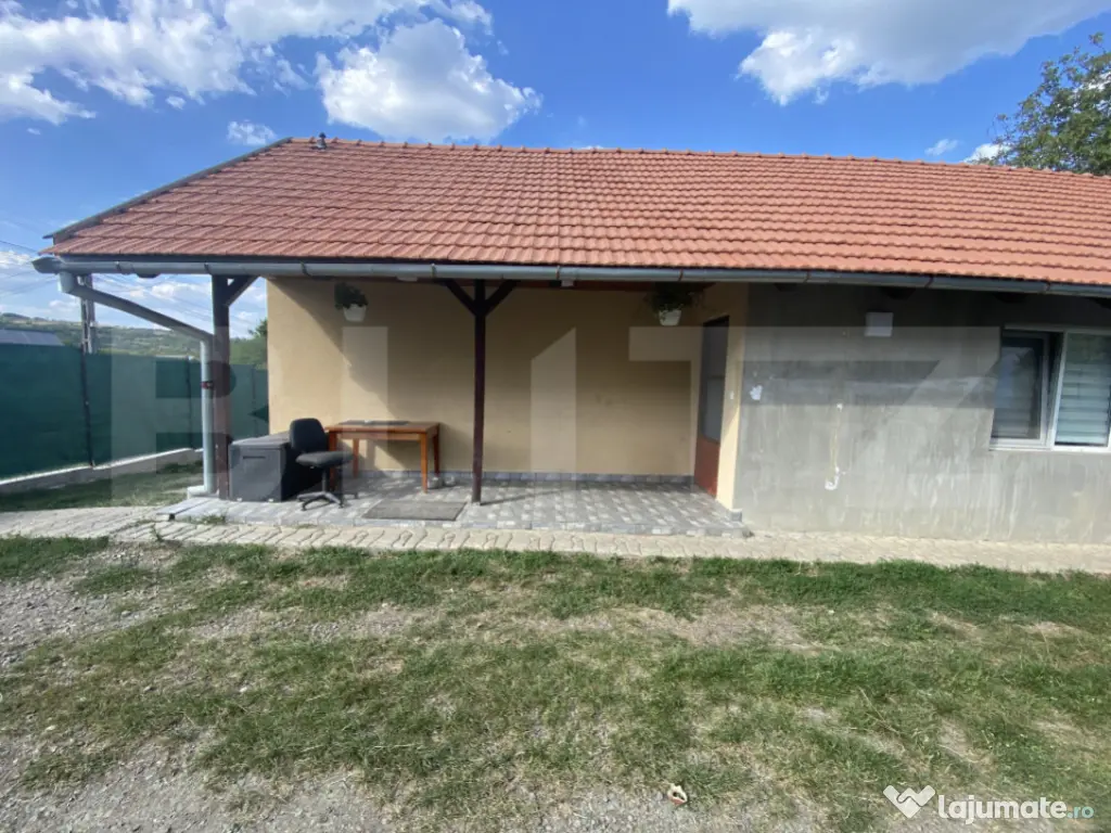 Casa de vanzare 4 camere în suprafață utilă 105 mp și t