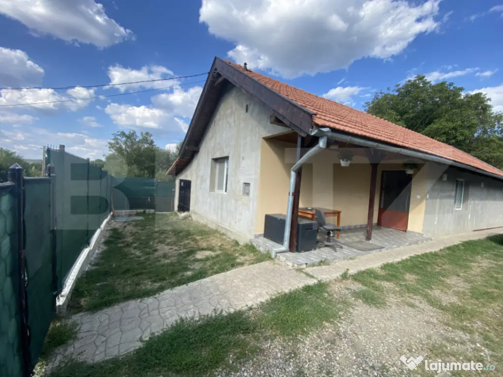 Casa de vanzare 4 camere în suprafață utilă 105 mp și t