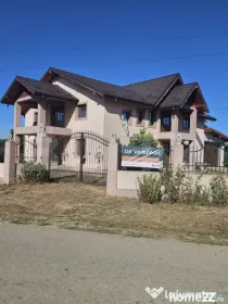 Casă la roșu, de vanzare, 250 mp, zona Slobozia Moara