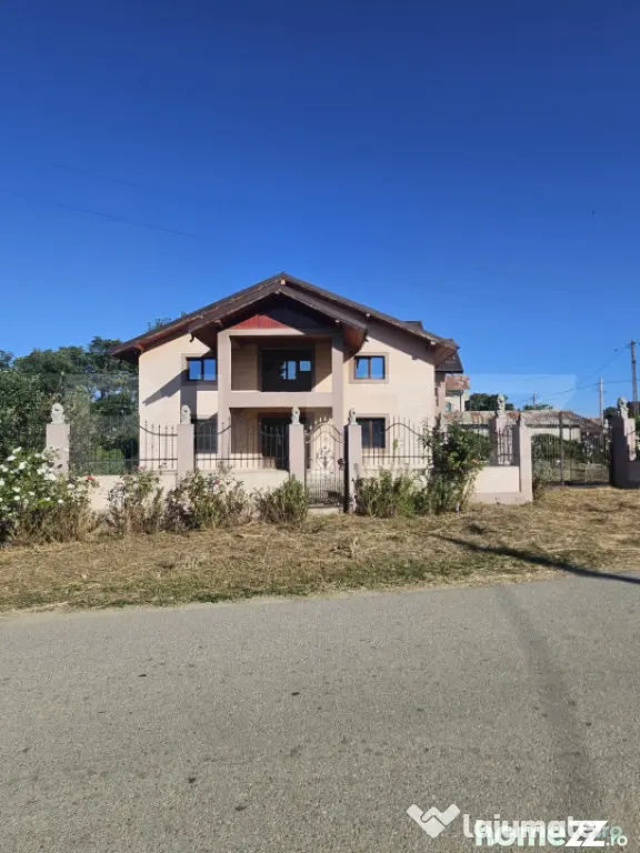Casă la roșu, de vanzare, 250 mp, zona Slobozia Moara - Slobozia Moara (Dambovita)