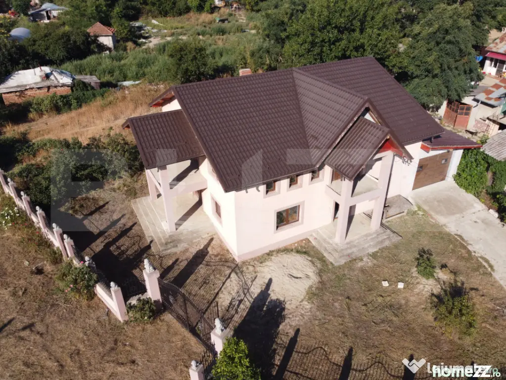 Casă la roșu, de vanzare, 250 mp, zona Slobozia Moara - Slobozia Moara (Dambovita)